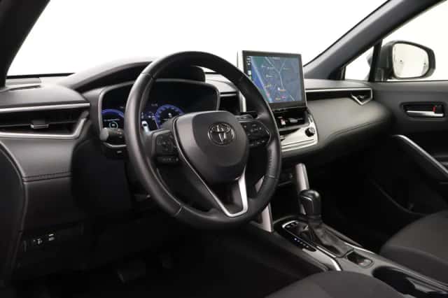 Toyota Corolla (2023) thumbnail 2