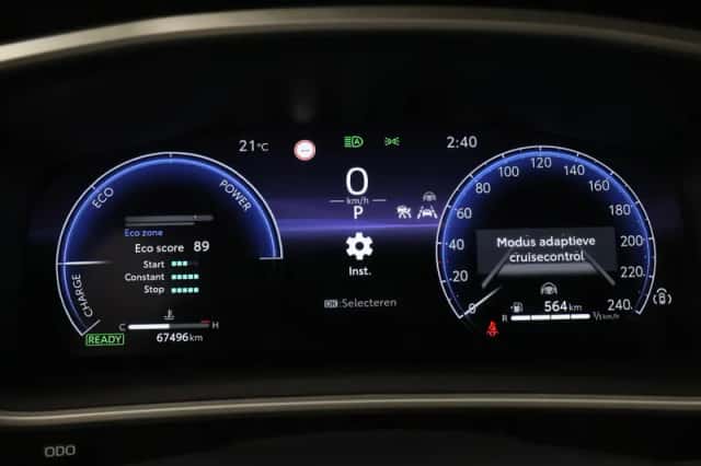 Toyota Corolla Cross (2023) thumbnail 3