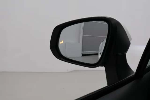 Toyota Corolla Cross (2023) thumbnail 6