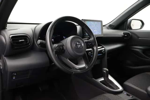 Toyota Yaris Cross (2022) thumbnail 2