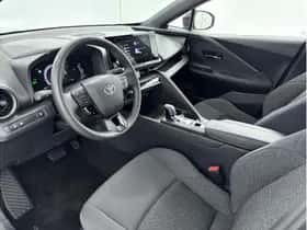 Toyota C-HR (2024) thumbnail 11