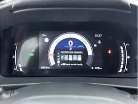 Toyota C-HR (2024) thumbnail 3