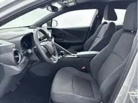 Toyota C-HR (2024) thumbnail 10