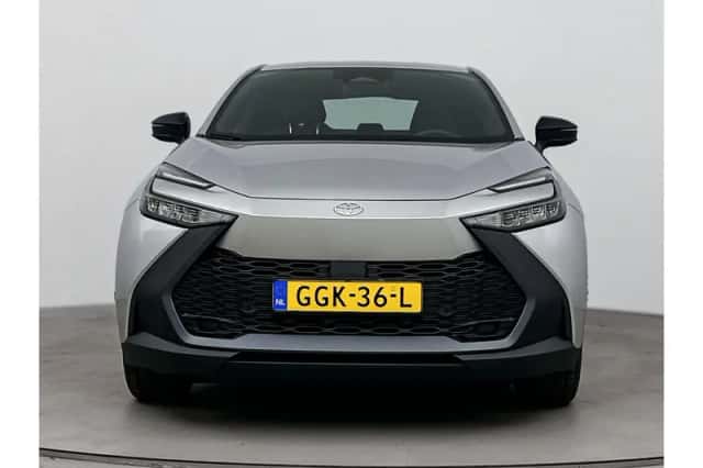 Toyota C-HR (2024) thumbnail 6