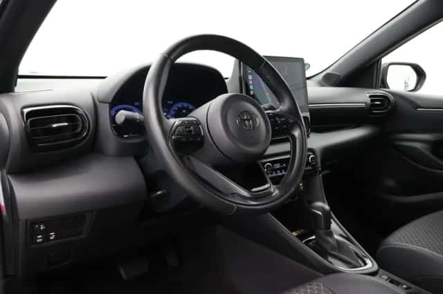Toyota Yaris (2024) thumbnail 2