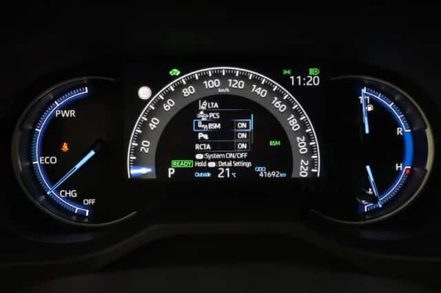 Toyota RAV4 (2022) thumbnail 3