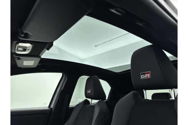 Toyota Yaris (2024) thumbnail 6