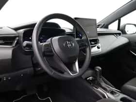 Toyota Corolla (2024) thumbnail 2