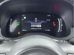 Toyota Yaris (2024) thumbnail 3