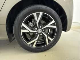 Toyota Yaris (2024) thumbnail 5