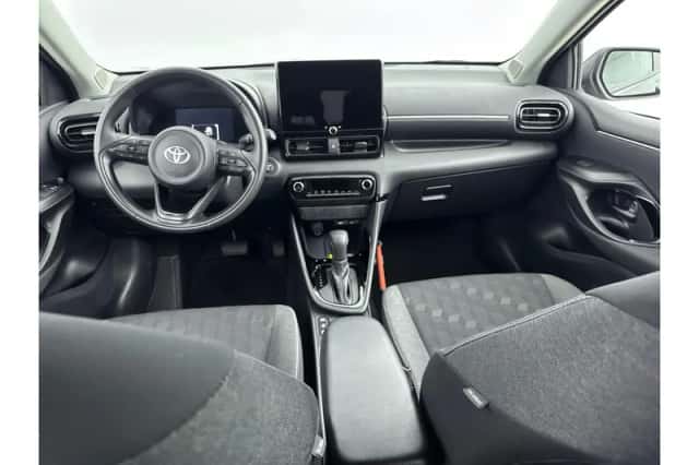 Toyota Yaris (2025) thumbnail 2