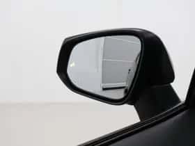 Toyota RAV4 (2023) thumbnail 6