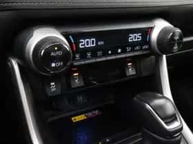 Toyota RAV4 (2023) thumbnail 8