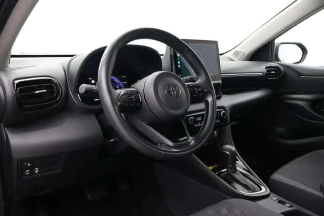 Toyota Yaris (2025) thumbnail 2