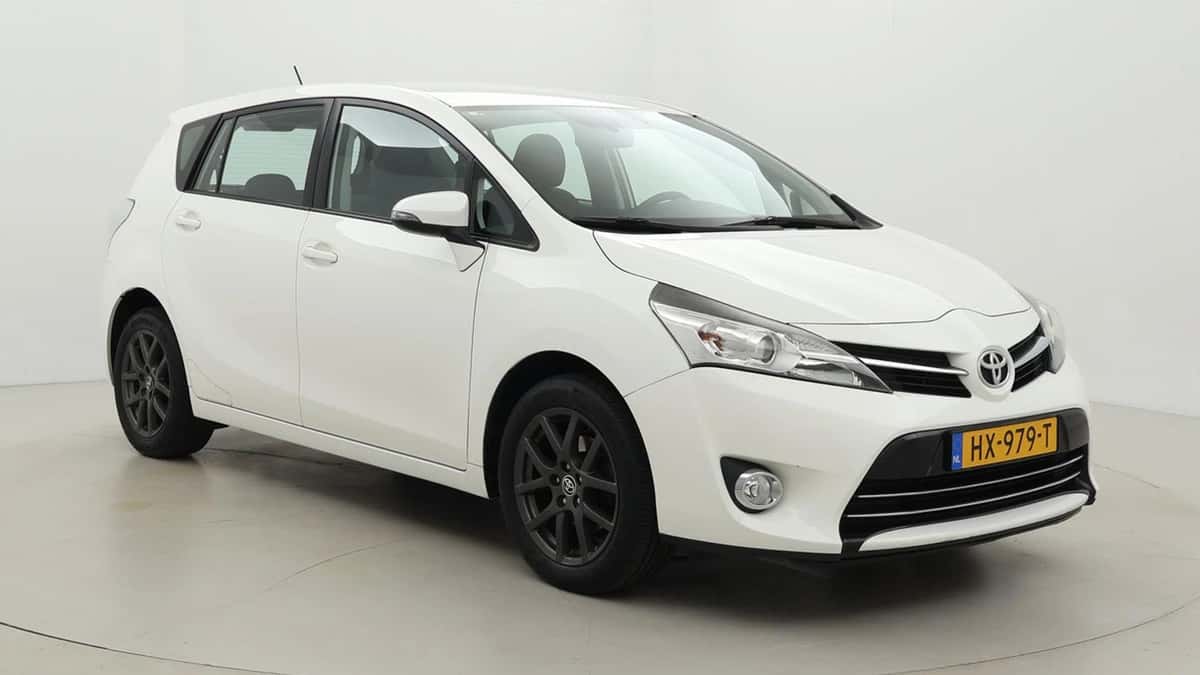 Toyota Verso (2015) — foto 1