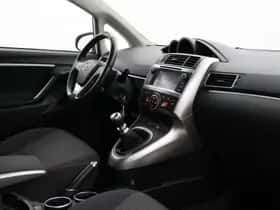 Toyota Verso (2015) thumbnail 31