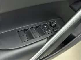 Toyota Corolla (2023) thumbnail 17