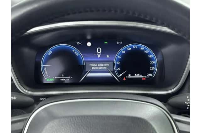 Toyota Corolla (2023) thumbnail 3