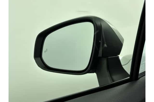 Toyota Corolla (2023) thumbnail 6
