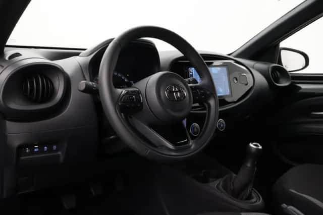 Toyota Aygo X (2025) thumbnail 2