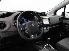 Toyota Yaris (2015) thumbnail 2