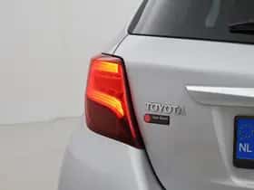 Toyota Yaris (2015) thumbnail 12