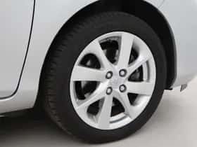 Toyota Yaris (2015) thumbnail 14