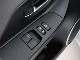 Toyota Yaris (2015) thumbnail 21