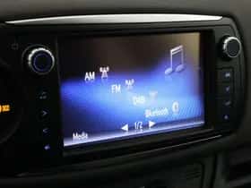 Toyota Yaris (2015) thumbnail 30