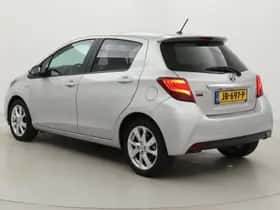 Toyota Yaris (2015) thumbnail 4