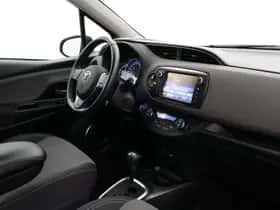 Toyota Yaris (2015) thumbnail 35