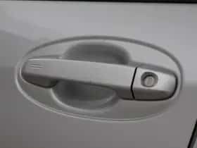 Toyota Yaris (2015) thumbnail 5