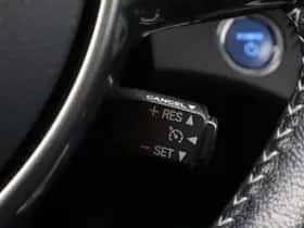 Toyota Yaris (2015) thumbnail 6