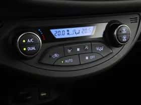 Toyota Yaris (2015) thumbnail 7