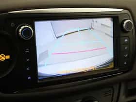 Toyota Yaris (2015) thumbnail 8
