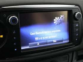 Toyota Yaris (2015) thumbnail 9