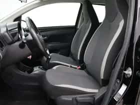 Toyota Aygo (2022) thumbnail 17