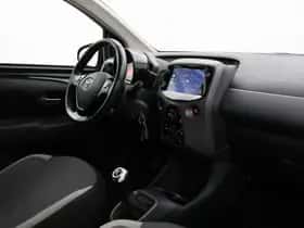 Toyota Aygo (2022) thumbnail 31