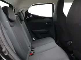 Toyota Aygo (2022) thumbnail 32