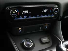 Toyota Yaris (2022) thumbnail 10