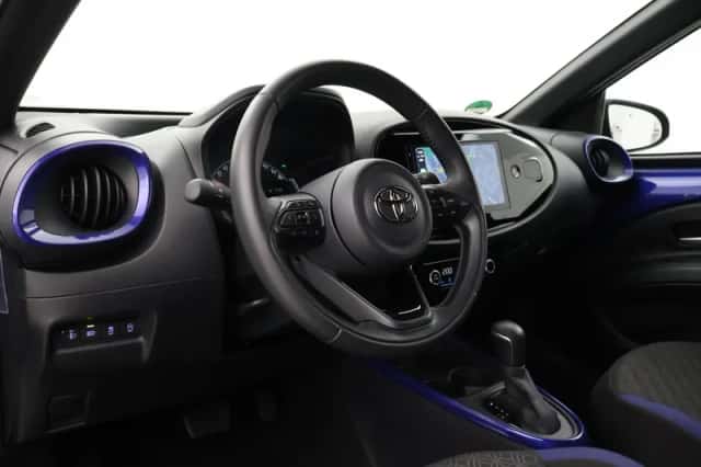 Toyota Aygo X (2024) thumbnail 2