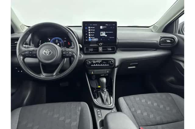 Toyota Yaris (2025) thumbnail 2