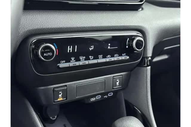 Toyota Yaris (2025) thumbnail 6