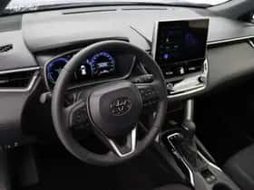 Toyota Corolla (2024) thumbnail 2