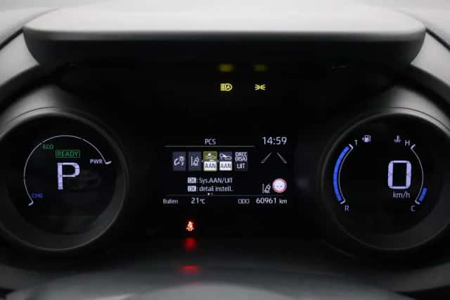 Toyota Yaris (2021) thumbnail 3