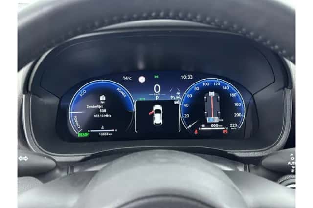 Toyota Yaris Cross (2025) thumbnail 3