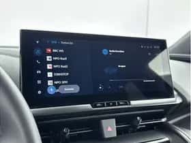 Toyota C-HR (2024) thumbnail 16