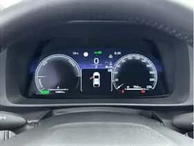 Toyota C-HR (2024) thumbnail 3