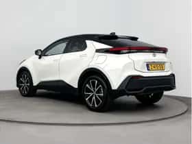 Toyota C-HR (2024) thumbnail 4