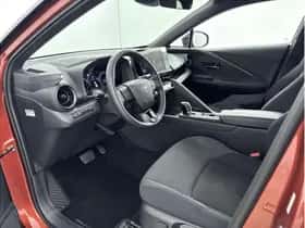 Toyota C-HR (2025) thumbnail 12